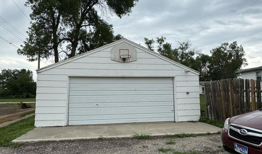 2098 S 3rd Ave, Bowdle, SD 57428 - 4 Beds, 2 Bath