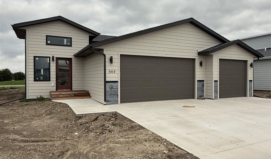 664 Eagle Ct, Box Elder, SD 57719 - 3 Beds, 2 Bath