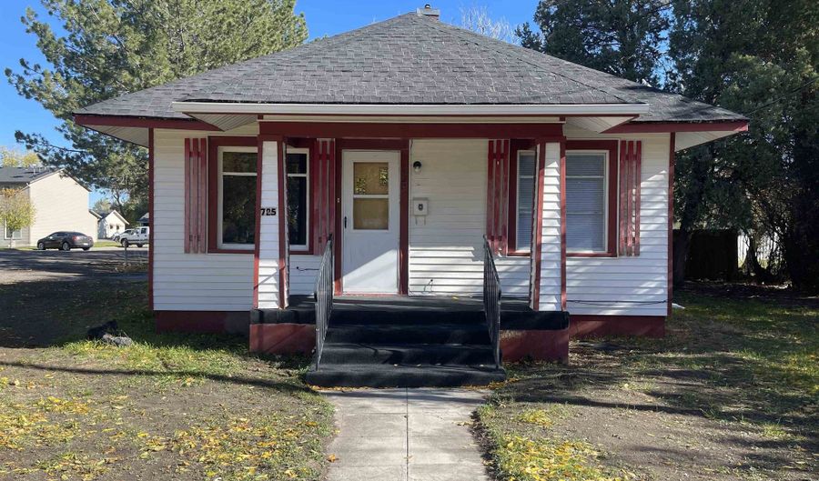725 E Judicial St, Blackfoot, ID 83221 - 2 Beds, 1 Bath