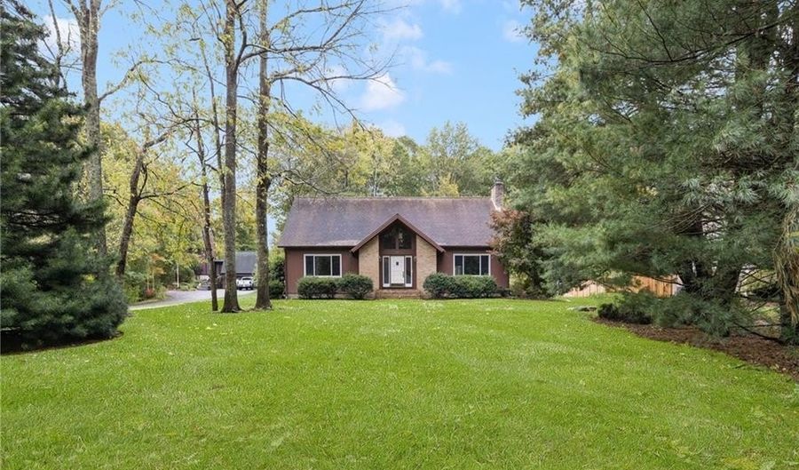 67 Daniel Dr, North Kingstown, RI 02852 - 3 Beds, 3 Bath