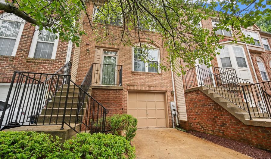 15715 ENSLEIGH Ln, Bowie, MD 20716 - 3 Beds, 3 Bath