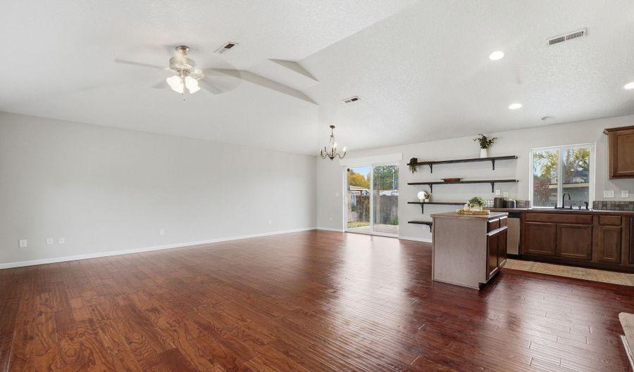 414 7th St, Benton City, WA 99320 - 3 Beds, 2 Bath