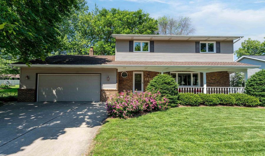 1601 S IRMA St, Appleton, WI 54915 - 3 Beds, 3 Bath