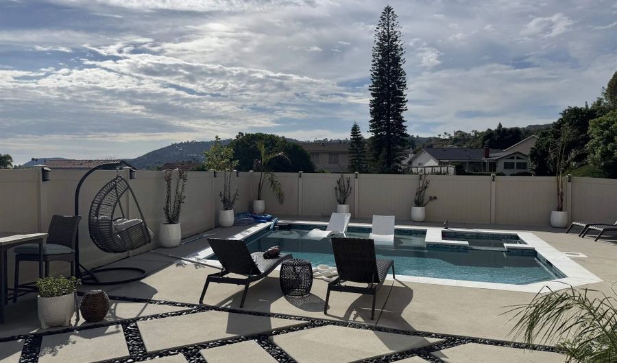 1485 Natalia Ct, Escondido, CA 92026 - 5 Beds, 4 Bath