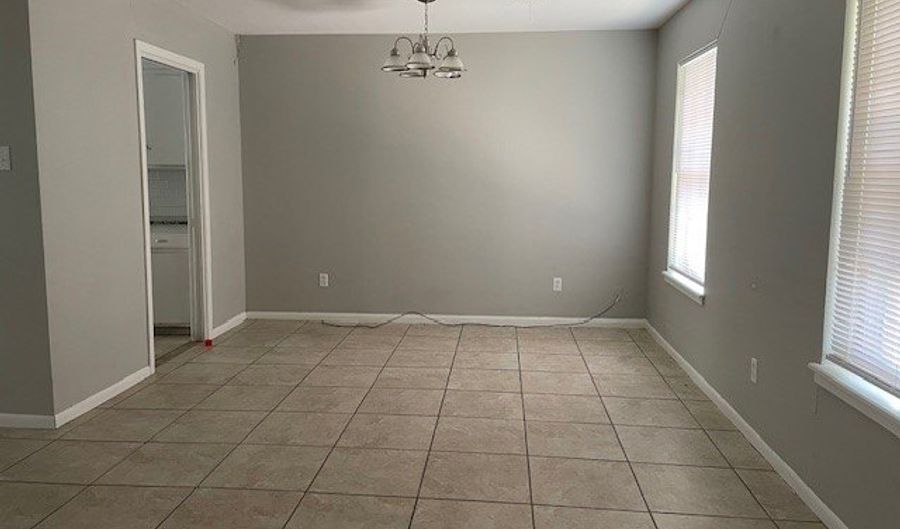 817 E N 10th St, Abilene, TX 79601 - 3 Beds, 2 Bath