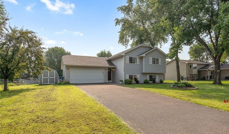 5652 Kalland Ave NE, Albertville, MN 55301 - 4 Beds, 2 Bath