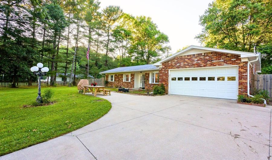 185 Vinegar Hill Rd, Bedford, IN 47421 - 3 Beds, 2 Bath