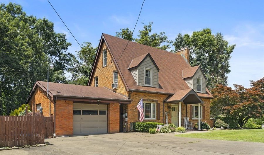 1045 Beverly Ave, Ambridge, PA 15003 - 2 Beds, 2 Bath