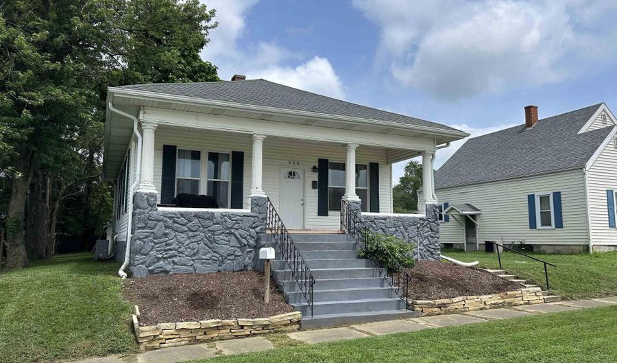 508 W 5th St, Bicknell, IN 47512 - 2 Beds, 2 Bath