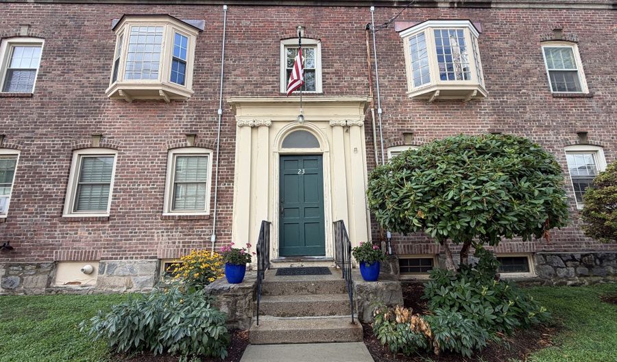 23 Rowsley St 2, Bridgeport, CT 06605 - 1 Beds, 1 Bath
