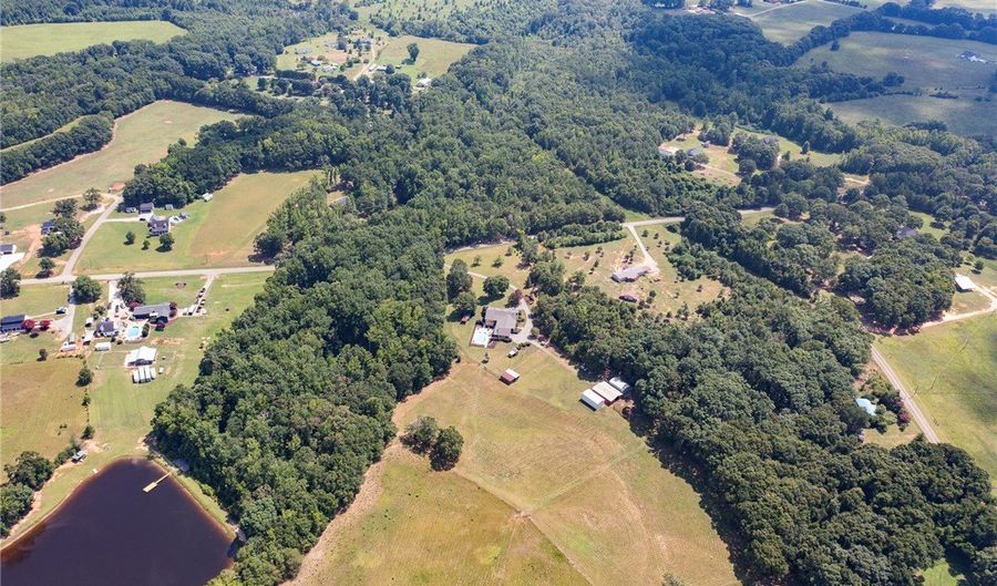 911 Austin Rd, Belton, SC 29627 - 7 Beds, 4 Bath