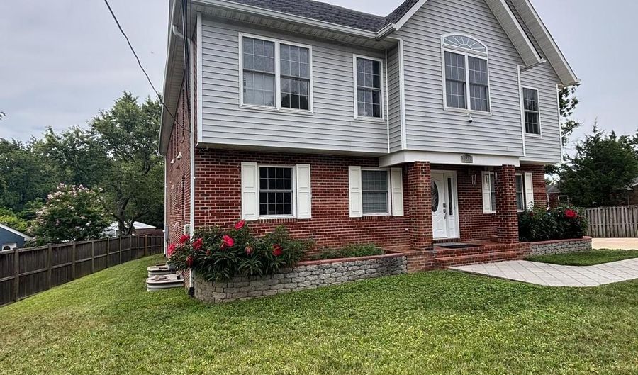 6219 CRESTWOOD Dr, Alexandria, VA 22312 - 9 Beds, 8 Bath