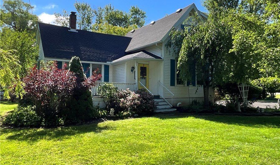 277 N Main St, Albion, NY 14411 - 3 Beds, 1 Bath