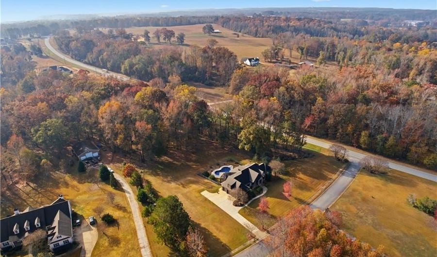 118 PLAINSMAN HILLS Ln, Auburn, AL 36830 - 6 Beds, 5 Bath