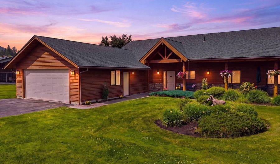 521 Stoneridge Rd, Blanchard, ID 83804 - 2 Beds, 3 Bath
