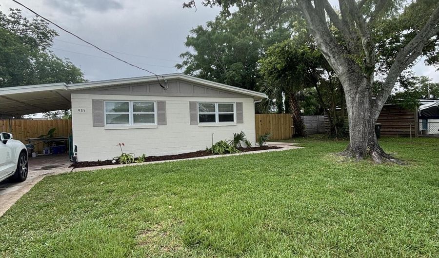 935 SAILFISH Dr E, Atlantic Beach, FL 32233 - 3 Beds, 2 Bath