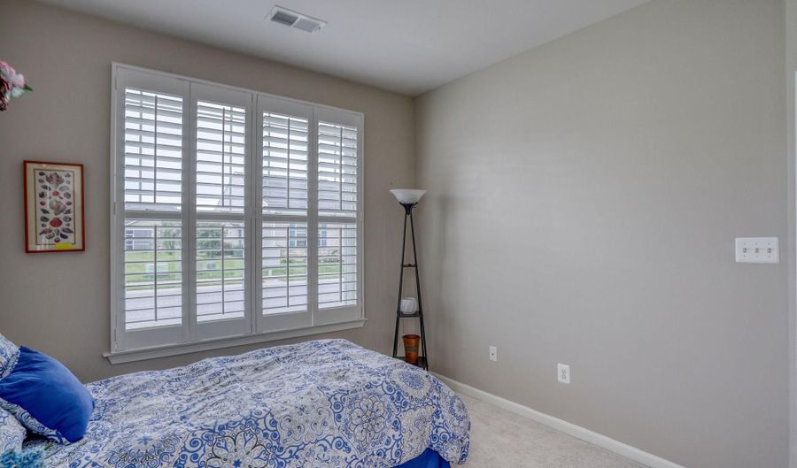 68 CRESTHAVEN Ln, Dover, DE 19901 - 2 Beds, 2 Bath