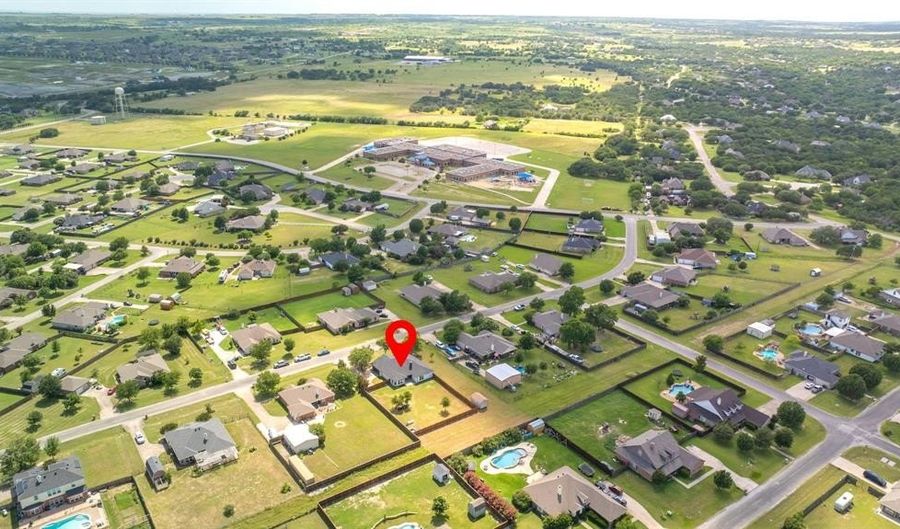 123 Rolling Spring Dr, Aledo, TX 76008 - 4 Beds, 2 Bath