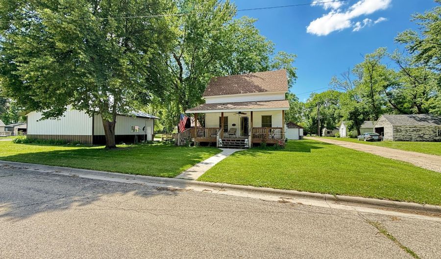 135 N Petrick St, Appleton, MN 56208 - 1 Beds, 2 Bath