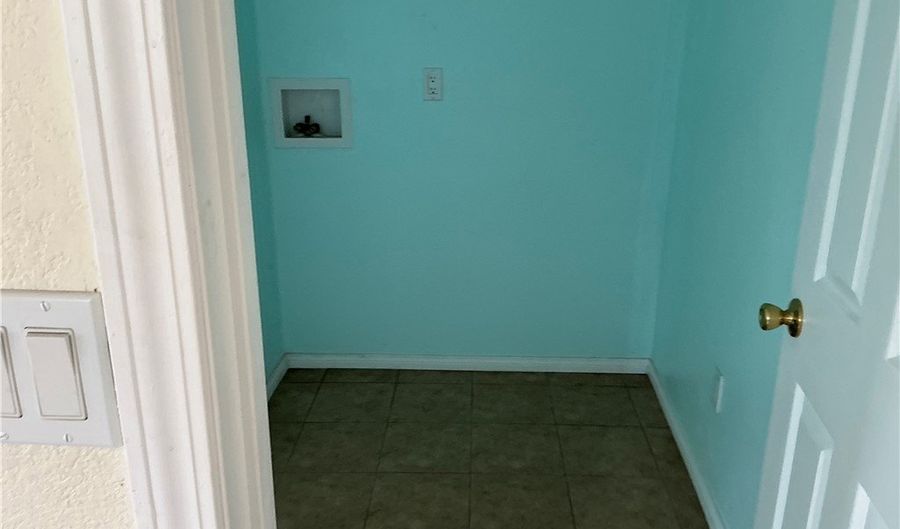 1947 Delta St, Los Angeles, CA 90026 - 2 Beds, 1 Bath