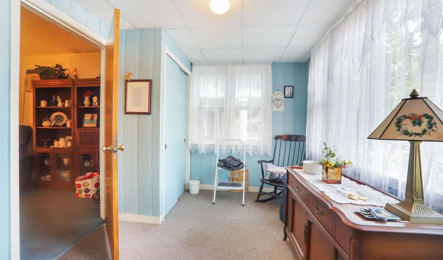 819 KENNEDY Blvd, Bayonne, NJ 07002 - 3 Beds, 2 Bath