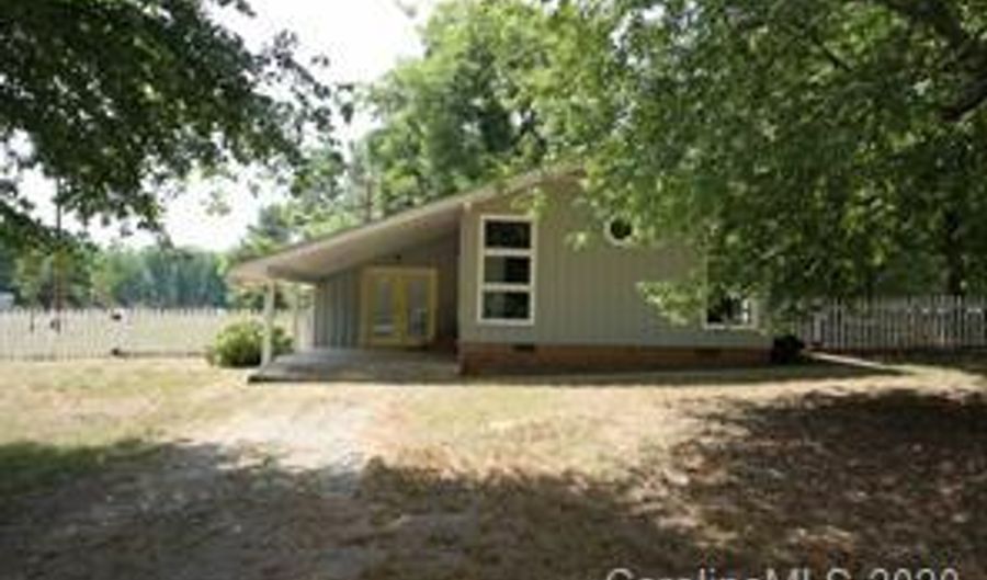 124 Roxie Ln, Belmont, NC 28012 - 2 Beds, 1 Bath