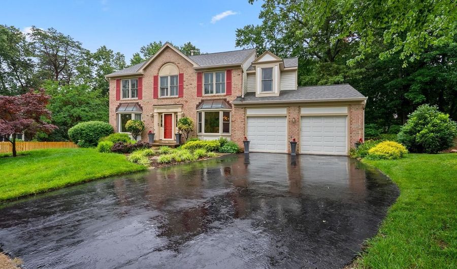 10812 GREEN ASH Ln, Beltsville, MD 20705 - 5 Beds, 4 Bath