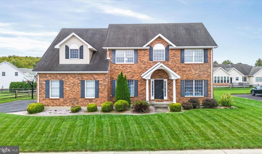 104 DELILAH Dr, Bear, DE 19701 - 4 Beds, 4 Bath