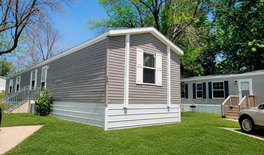 805 18th St 57, Albert Lea, MN 56007 - 3 Beds, 2 Bath