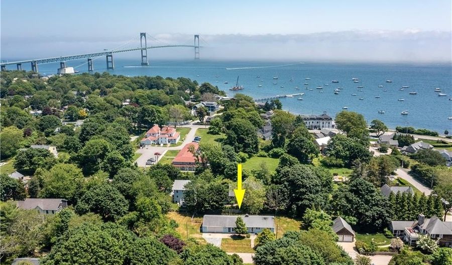 16 Pennsylvania Ave, Jamestown, RI 02835 - 3 Beds, 1 Bath