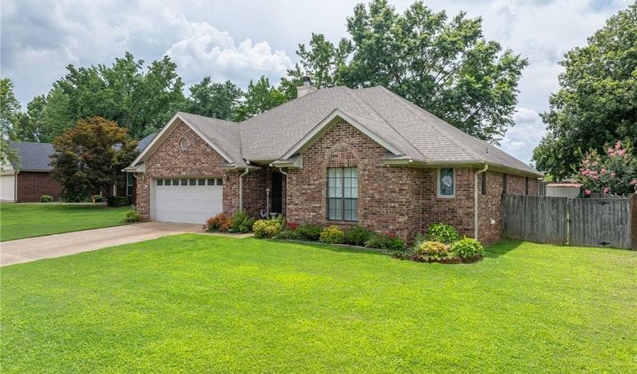 2105 Brookhaven Dr, Alma, AR 72921 - 3 Beds, 2 Bath