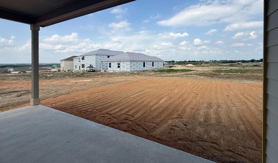 120 Peeps Ct, Adkins, TX 78101 - 4 Beds, 3 Bath