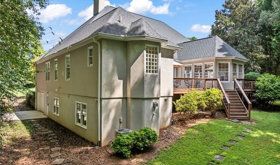 1000 Whisper Wood Ln, Anderson, SC 29621 - 4 Beds, 4 Bath