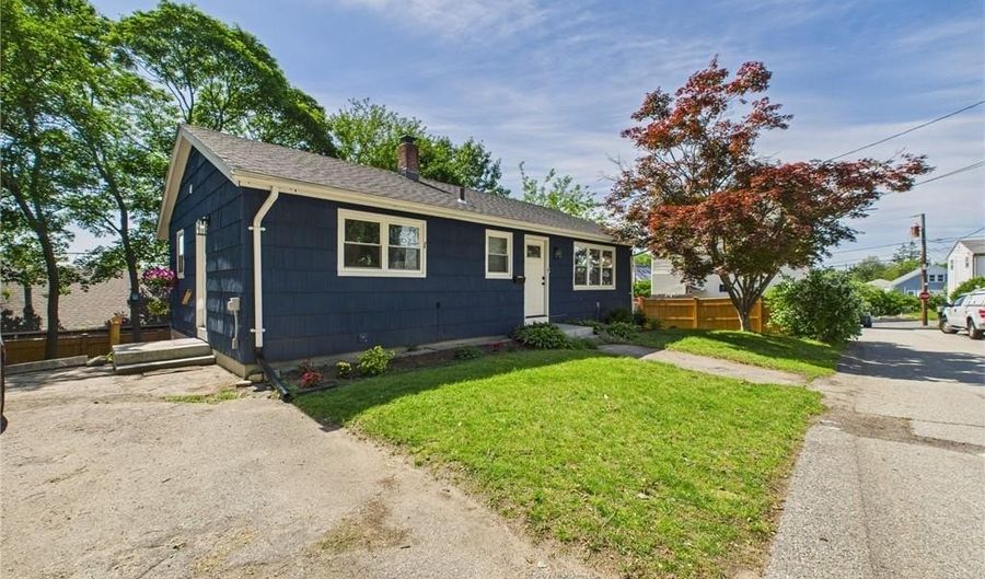 5 Conca St, North Providence, RI 02904 - 3 Beds, 1 Bath