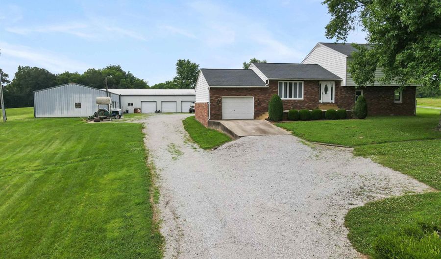 1560 Lick Creek Rd, Anna, IL 62906 - 3 Beds, 2 Bath