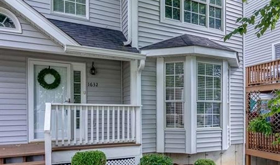 1632 Whispering Creek Dr, Ballwin, MO 63021 - 3 Beds, 3 Bath