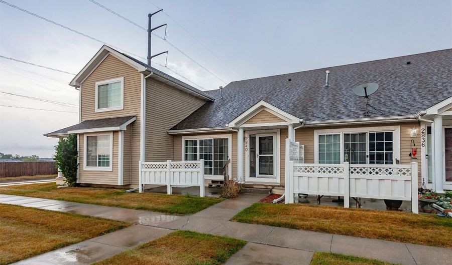 2840 Ashland Ct, Altoona, IA 50009 - 2 Beds, 3 Bath