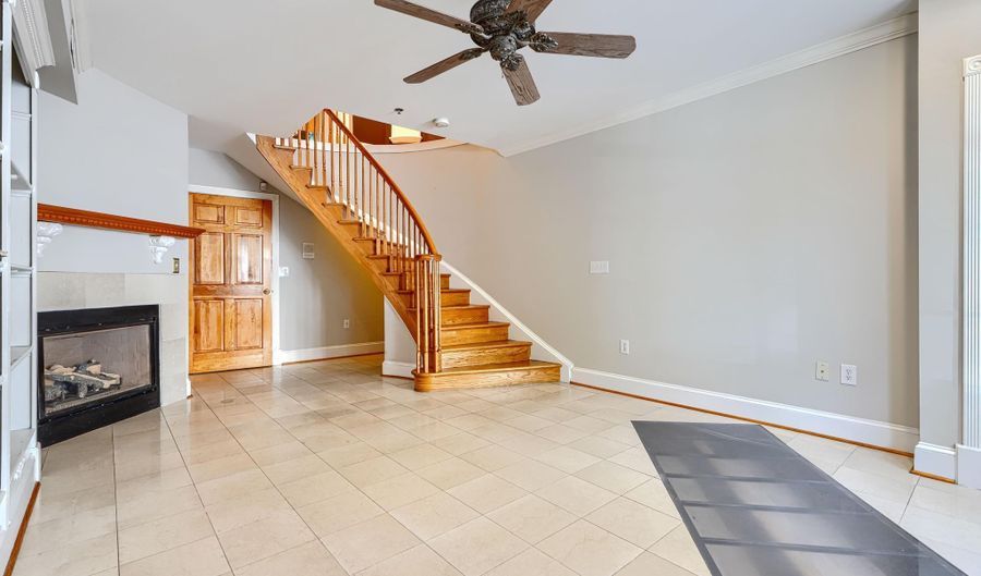 706 S BOND St, Baltimore, MD 21231 - 2 Beds, 3 Bath