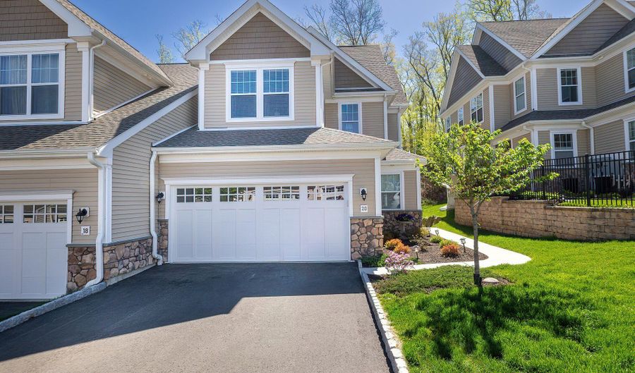 20 Hunting Ridge Ln 20, Bethel, CT 06801 - 3 Beds, 3 Bath