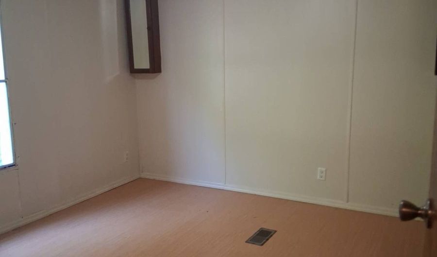 326 Scarlet Ln, Altoona, PA 16602 - 2 Beds, 2 Bath