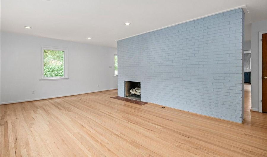 9026 MCNAIR Dr, Alexandria, VA 22309 - 4 Beds, 3 Bath