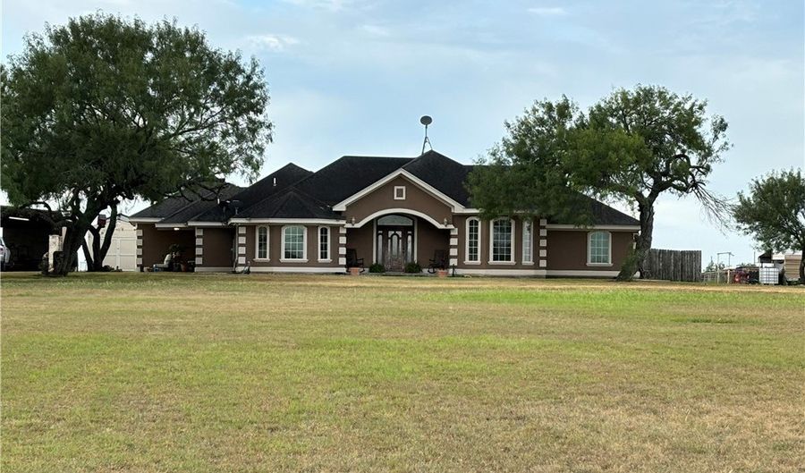 214 Badger Ln, Alice, TX 78332 - 4 Beds, 3 Bath