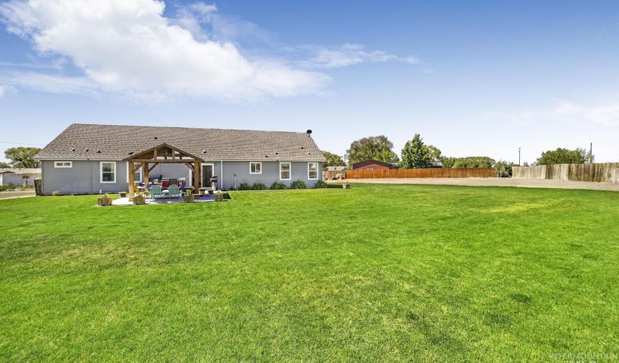 1415 Sunrise Vw, Buhl, ID 83316 - 3 Beds, 3 Bath