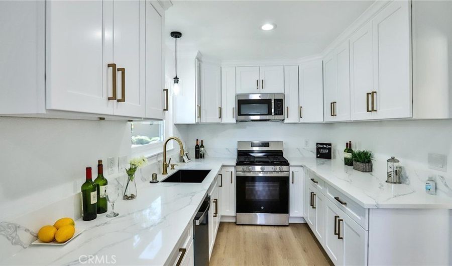 1725 W Beacon Ave, Anaheim, CA 92804 - 3 Beds, 2 Bath