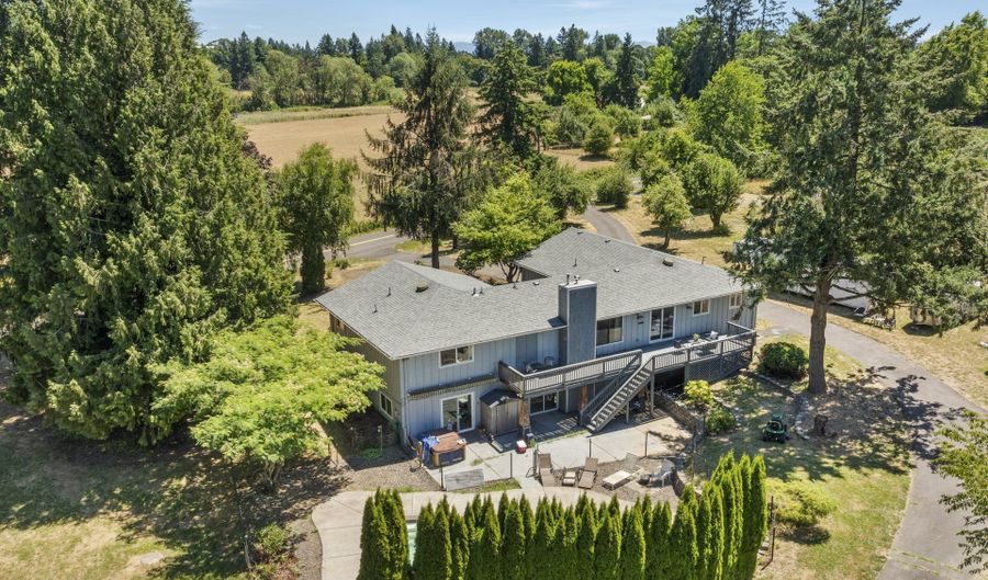 23851 SCHULTZ Rd, Aurora, OR 97002 - 3 Beds, 4 Bath