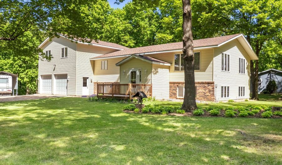 13922 68th St NW, Annandale, MN 55302 - 5 Beds, 2 Bath