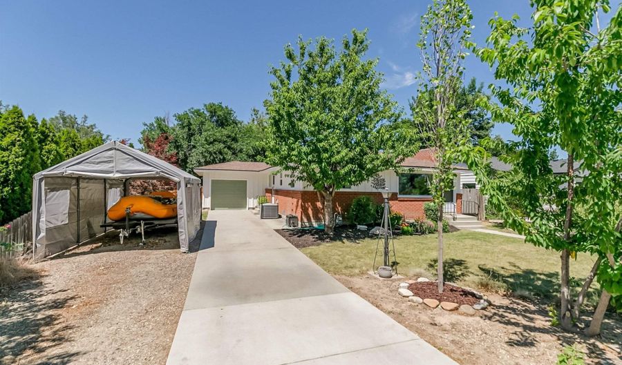 4916 W Camas St, Boise, ID 83705 - 3 Beds, 2 Bath