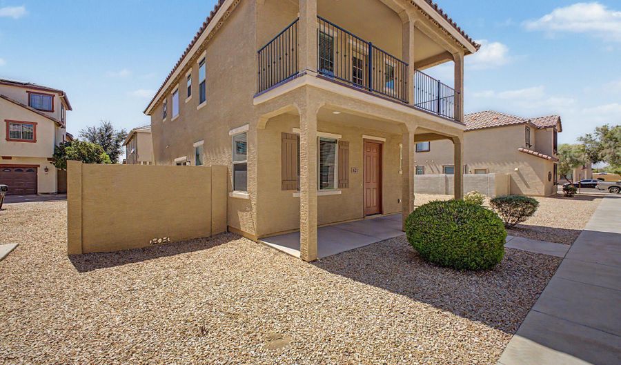 821 E AGUA FRIA Ln, Avondale, AZ 85323 - 3 Beds, 3 Bath