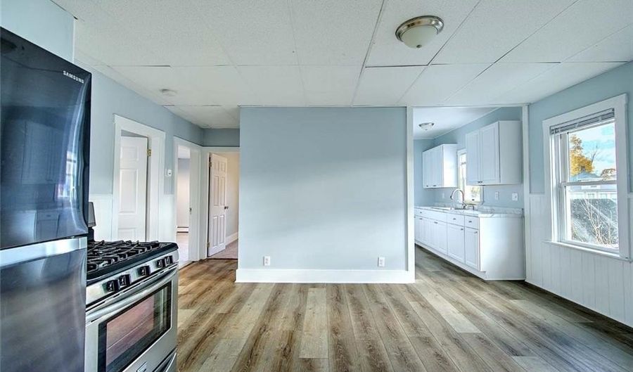 68 Division St 3, Lincoln, RI 02838 - 3 Beds, 1 Bath