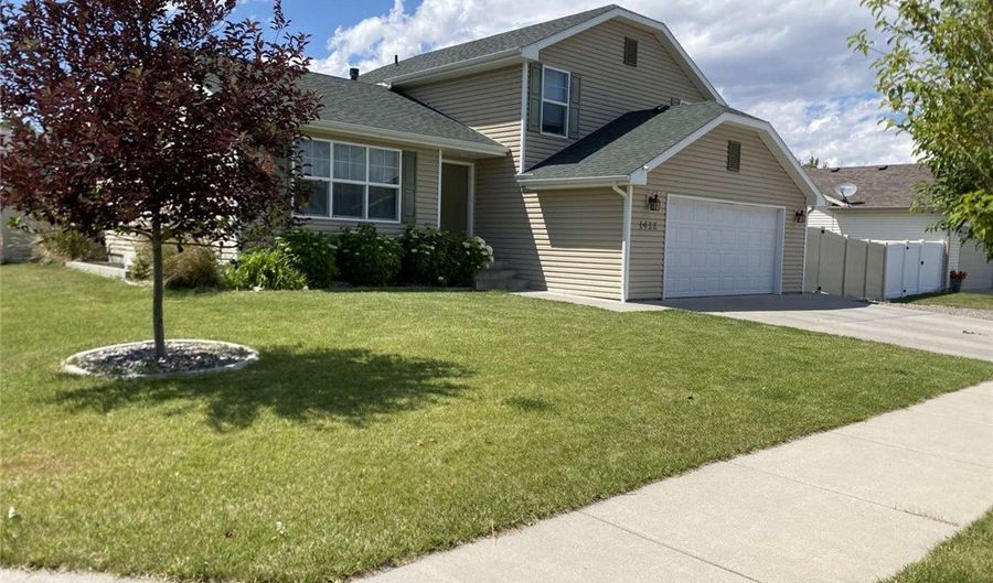 1422 King George St, Billings, MT 59105 - 5 Beds, 3 Bath